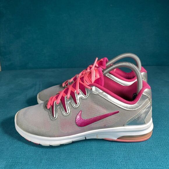 Nike Shoes - Size 6.5 - Women’s Nike Air Max fusion shoes